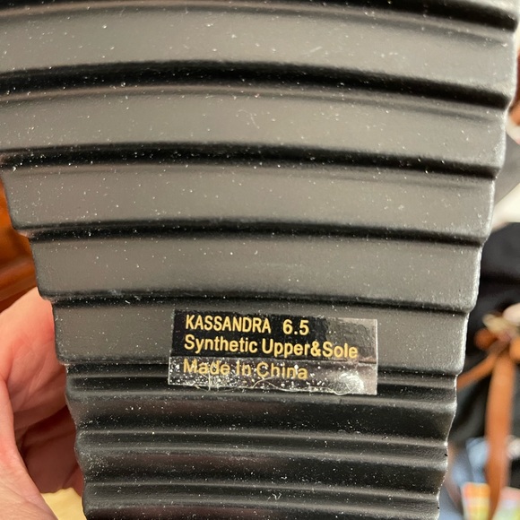 Lemon Drop By Privileged Rainbow Kassandra Gladiator Sandals Size 6.5 - Picture 5 of 5